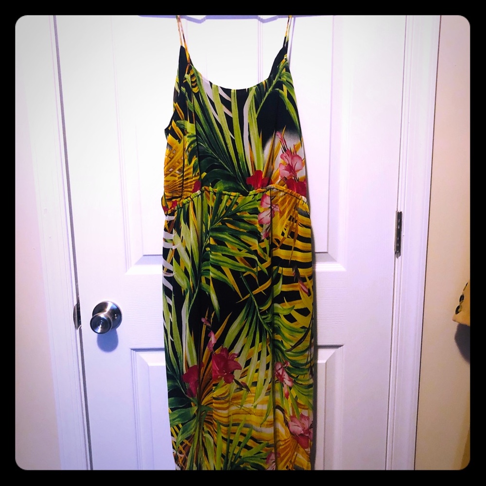 🌺 Hawaiian print maxi dress